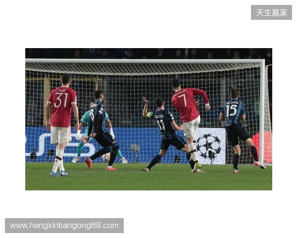 记者：因下赛季很大概率有欧冠踢，曼联想B费再至少留队1年