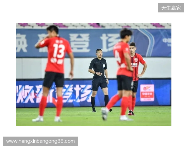 记者谈海港：这赛季确实定位保级了，看不出为啥换茹萨、梅伦多